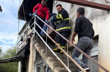 Yangın &ccedil;ıkan evde yatağında &ouml;l&uuml; bulundu
