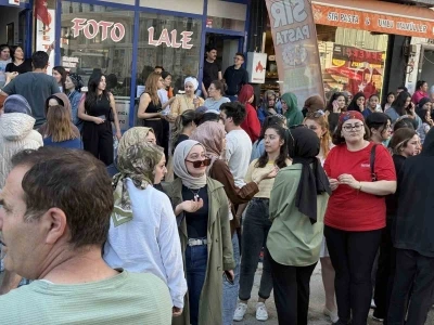 Yangın &ccedil;ıkan yurttaki &ouml;ğrencilerden tepki: "Yangın t&uuml;p&uuml;, alarm yok"