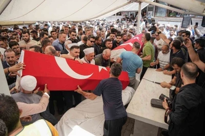 Yangın şehitlerine son veda...