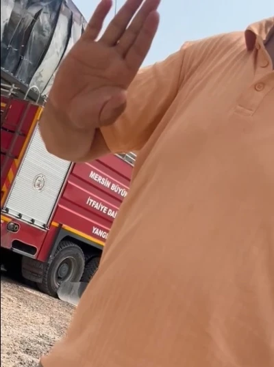 Yangında g&ouml;rev yapan gazetecilere, m&uuml;dahele girişimi 