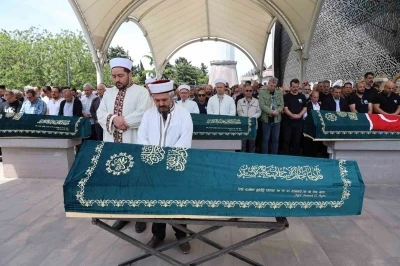 Yangında hayatını kaybeden Yazar S&uuml;ha Oğuzertem son yolculuğuna uğurlandı
