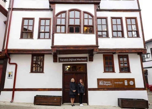 Yarının K&ouml;yleri projesinde &uuml;&ccedil;&uuml;nc&uuml; dijital merkez Taraklı&rsquo;da a&ccedil;ıldı
