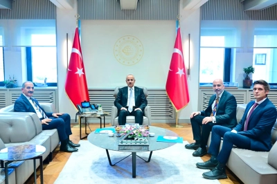 Yaş Meyve Sebze ve Meyve Sebze Mamulleri Sekt&ouml;rlerinin Lojistik Sorunlarına Bakan Neşter Attı