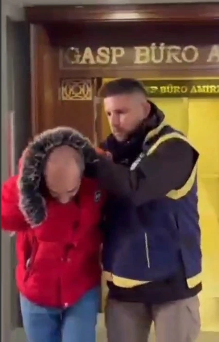 &lsquo;Yaşama Tutunan Patiler Derneği&rsquo;nin tutuklanan &uuml;yesinin eşinden hara&ccedil; isteyen ş&uuml;pheliler tutuklandı
