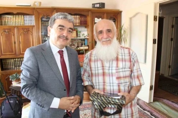 Yaşar Dede&rsquo;ye evde matematik dersi
