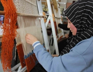 Yaşatmak i&ccedil;in ilmekliyorlar
