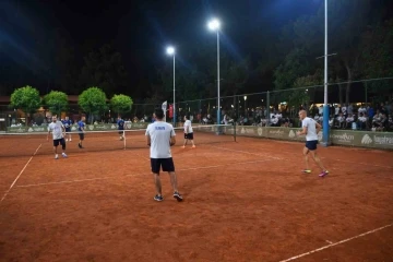 &ldquo;Yaşayan efsane&rdquo; i&ccedil;in turnuva
