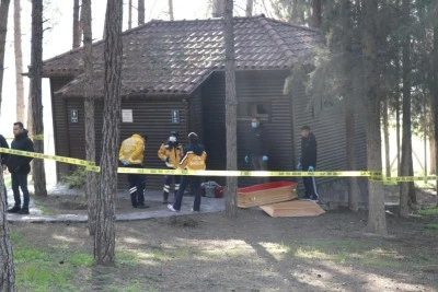 Yaşlı adamın cesedi park lavabosunda bulundu
