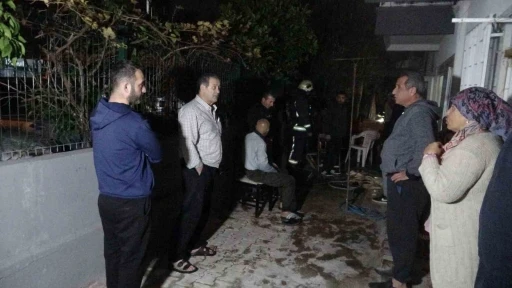 Yaşlı adamın sobayı tutuşturmak i&ccedil;in kullandığı jel yangın &ccedil;ıkardı
