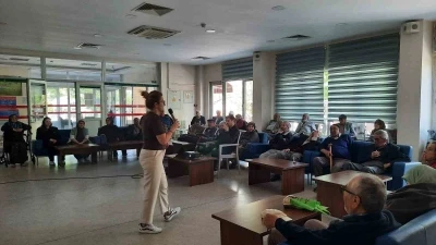 Yaşlılara &rsquo;Ekonomik ve Dijital Dolandırıcılık&rsquo; eğitimi verildi
