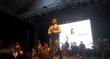 Yavuz Bing&ouml;l Malazgirt&rsquo;te konser verdi
