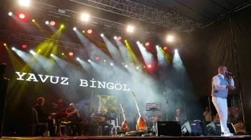 Yavuz Bing&ouml;l, Uluslararası Geleneksel Ağustos Fuarı&rsquo;nda sahne aldı