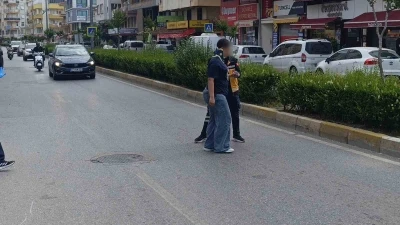 Yaya ge&ccedil;idini kullanmayan &ccedil;ocuğa motosiklet &ccedil;arptı: 1 yaralı
