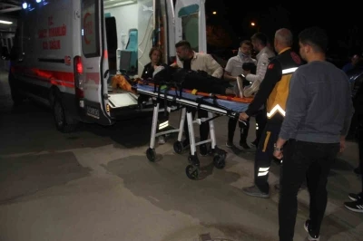 Yayalara &ccedil;arpan motosikletli ka&ccedil;tı: 3 yaralı
