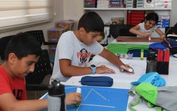 Yaz kurslarında &ccedil;ocuklar eğlenerek &ouml;ğreniyor