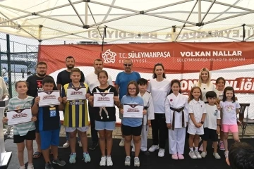 Yaz okulu &ouml;ğrencileri yıl sonu şenliğinde buluştu
