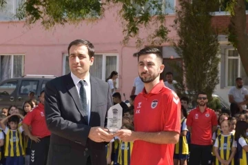 Yaz spor okulları d&uuml;zenlenen t&ouml;renle sona erdi
