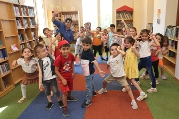 Yaz tatilini Nil&uuml;fer&rsquo;in k&uuml;t&uuml;phanelerinde ge&ccedil;iriyorlar
