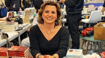 Yazar Ayten &Ouml;zt&uuml;rk, yeğeni tarafından &ouml;ld&uuml;r&uuml;ld&uuml;