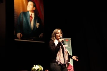 Yazar Niran El&ccedil;i, Nil&uuml;fer'de &ccedil;ocuklara hikaye anlattı