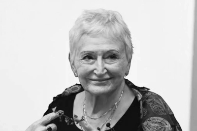 Yazar Pınar K&uuml;r Hayata Veda Etti