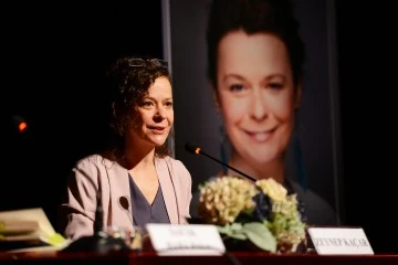 Yazar Zeynep Ka&ccedil;ar, Nil&uuml;ferli okuyucularıyla buluştu 