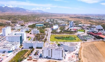 YD&Uuml;&rsquo;den 18 akademisyen en etkili bilim insanları listesinde yer aldı
