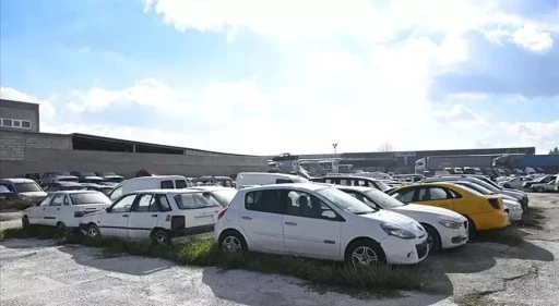 Yediemin otoparklarında terk edilen ara&ccedil;ların satışı kolaylaştı