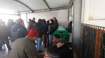 Yeğenini yaralayıp kendini &ouml;ld&uuml;ren amca toprağa verildi
