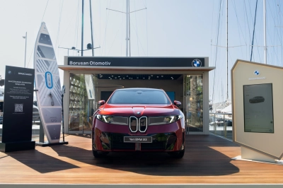 Yeni BMW iX3, Elektrikli Mobilite Deneyimini Yalıkavak Marina&rsquo;ya Taşıyor