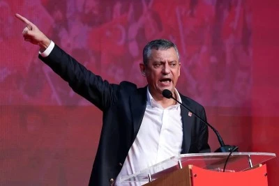 Yeni Parti Lideri &Ouml;zg&uuml;r &Ouml;zel: KKTC'ye heyet g&ouml;nderdik
