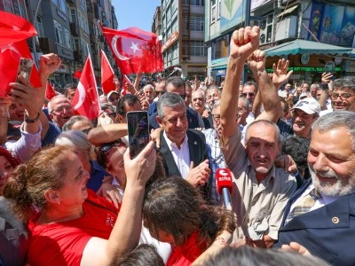 Yeni Parti Lideri &Ouml;zg&uuml;r &Ouml;zel: Yarının iktidarının genel başkanı olarak karşınızdayım