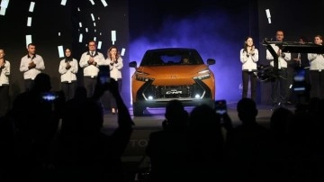 Yeni Toyota C-HR PHEV &uuml;retim hattından &ccedil;ıktı