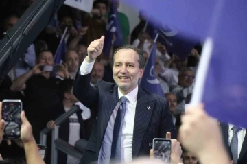 Yeniden Refah Partisi Genel Başkanı Erbakan: &ldquo;D60 hedefine ulaşarak İslam Birliği&rsquo;ni kuracağız&rdquo;
