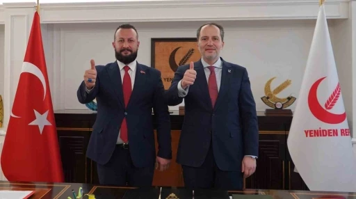 Yeniden Refah Partisi MKYK &uuml;yesi Sadık &Ccedil;at&rsquo;tan teşekk&uuml;r
