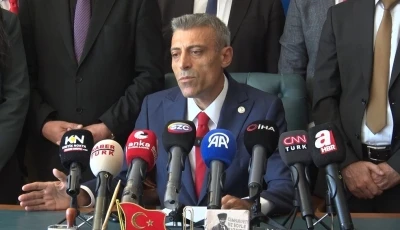 Yenilik Partisi&rsquo;nden Yeni Parti&rsquo;ye isim krizi i&ccedil;in 3 Ekim&rsquo;e kadar s&uuml;re