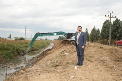 Yenişehir&rsquo;de  şehir i&ccedil;i kanallarda temizlik yapılıyor