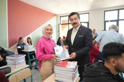 Yenişehir&rsquo;de &uuml;niversiteye hazırlanan &ouml;ğrencilere destek