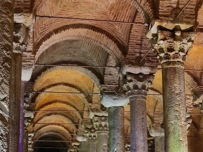 Yerebatan Sarnıcı'nın m&uuml;lkiyeti İBB'den Vakıflar Genel M&uuml;d&uuml;rl&uuml;ğ&uuml;'ne devredildi