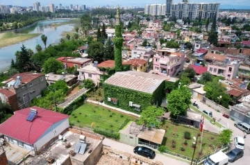 &rsquo;Yeşil Cami&rsquo; sarmaşıklarına kavuştu
