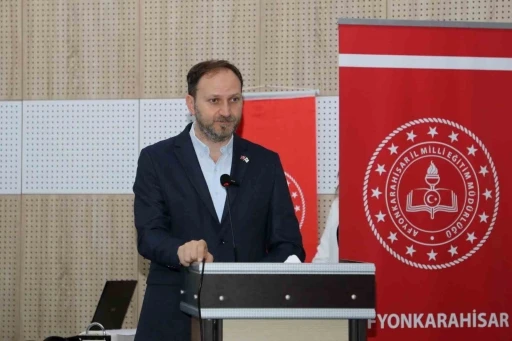 Yeşilay Başkanı Din&ccedil;: &ldquo;Bu end&uuml;stri gece g&uuml;nd&uuml;z &ccedil;ocuklarımız ve gen&ccedil;lerimiz bağımlı olsun diye b&uuml;y&uuml;k bir uğraş veriyor&rdquo;
