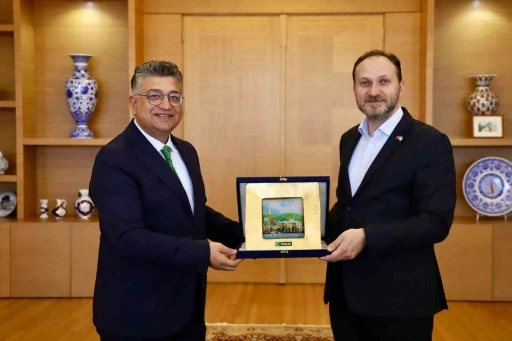 Yeşilay Cemiyeti Genel Başkanı Din&ccedil;: "T&uuml;rkiye&rsquo;de yılda en az 100 bin kişi sigaradan hayatını kaybediyor"
