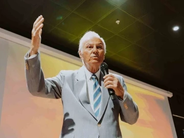 Yeşil&ccedil;am&rsquo;ın efsane ismi Ediz Hun Samsun&rsquo;da sanatseverlerle buluştu
