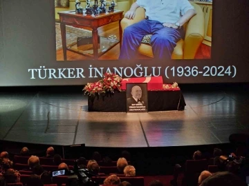 Yeşil&ccedil;am&rsquo;ın &uuml;nl&uuml; ismi T&uuml;rker İnanoğlu&rsquo;na veda t&ouml;reni d&uuml;zenlendi