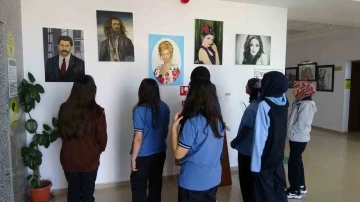 Yeşil&ccedil;am&rsquo;ın unutulmaz karakterleri okul duvarında &ouml;l&uuml;ms&uuml;zleştirildi
