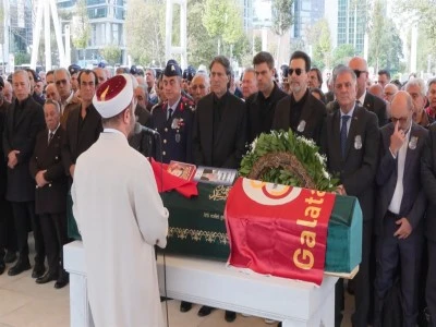 Yeşil&ccedil;am'ın usta ismi son yolculuğuna uğurlandı
