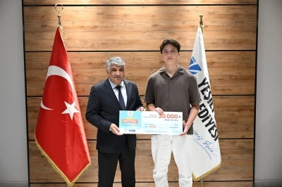 Yeşilyurt Belediyesi&rsquo;nden YKS derecesi yapan 31 &ouml;ğrenciye başarı &ouml;d&uuml;l&uuml;