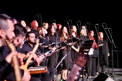 Yeşilyurt Kent Konseyi Kadın Korosunun &lsquo;Anneler G&uuml;n&uuml;&rsquo; konseri b&uuml;y&uuml;k ilgi g&ouml;rd&uuml;
