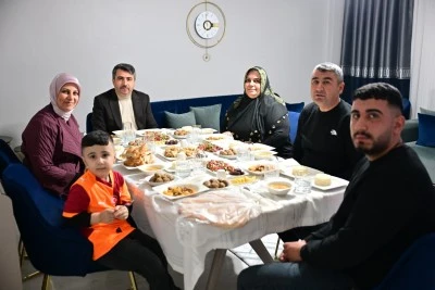 Yıldırım Belediye Başkanı Oktay Yılmaz'dan şehit ailesine Ramazan ziyareti 