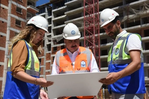 Yıldırım Belediye Başkanı Oktay Yılmaz, kentsel d&ouml;n&uuml;ş&uuml;mdeki b&ouml;lgeleri a&ccedil;ıkladı 